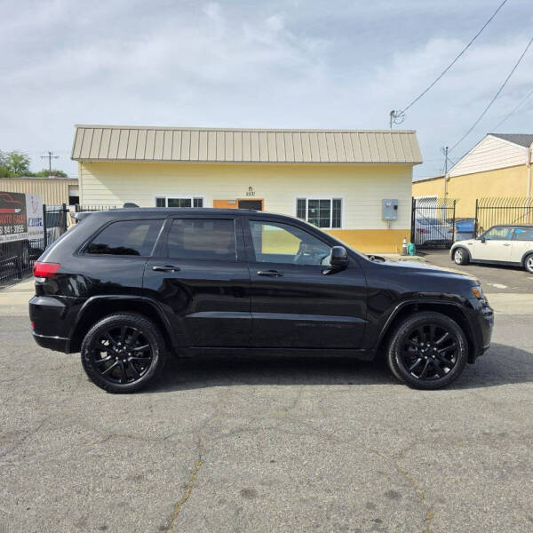 2017 Jeep Grand Cherokee Altitude