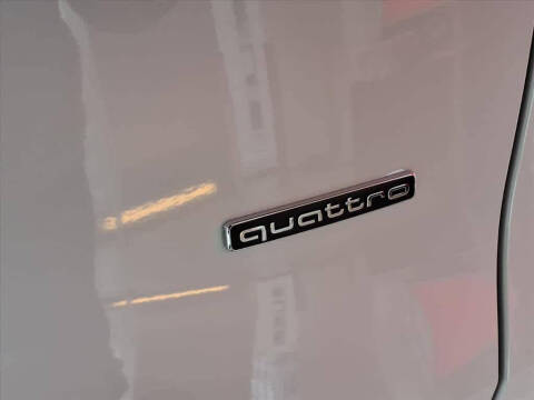 2025 Audi Q5 quattro Premium TFSI