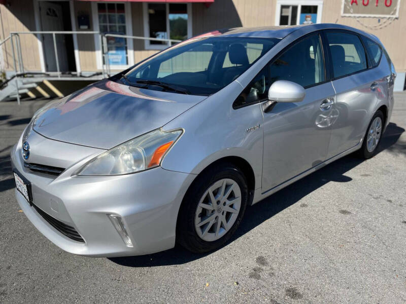 2012 Toyota Prius v Three