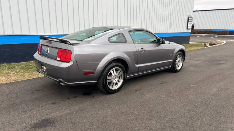 2006 Ford Mustang GT Deluxe