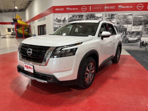 2025 Nissan Pathfinder SL