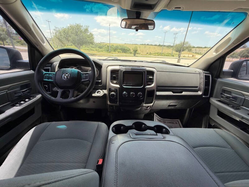 2017 RAM 1500 SLT