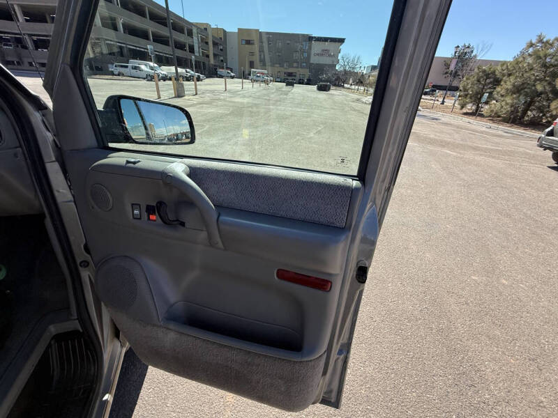 2001 Chevrolet Astro LS