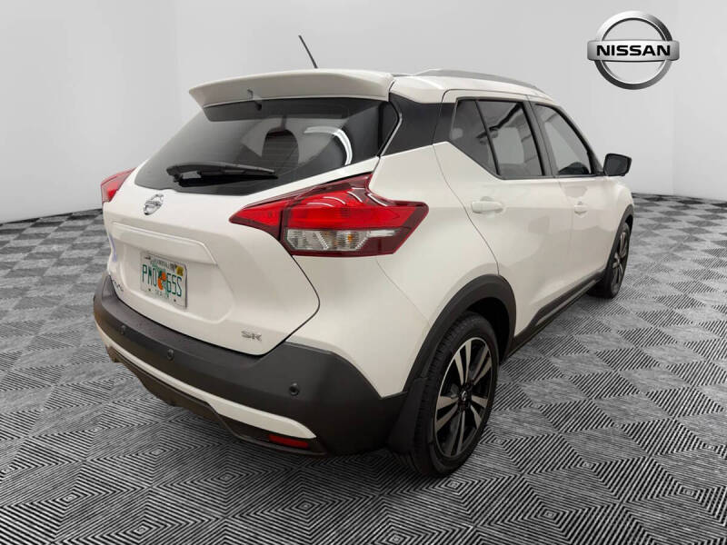 2020 Nissan Kicks SR