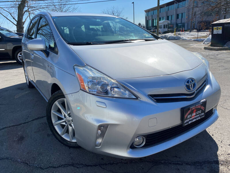2013 Toyota Prius v Five