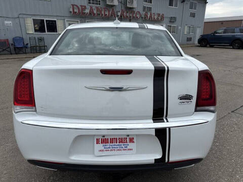 2016 Chrysler 300 Limited