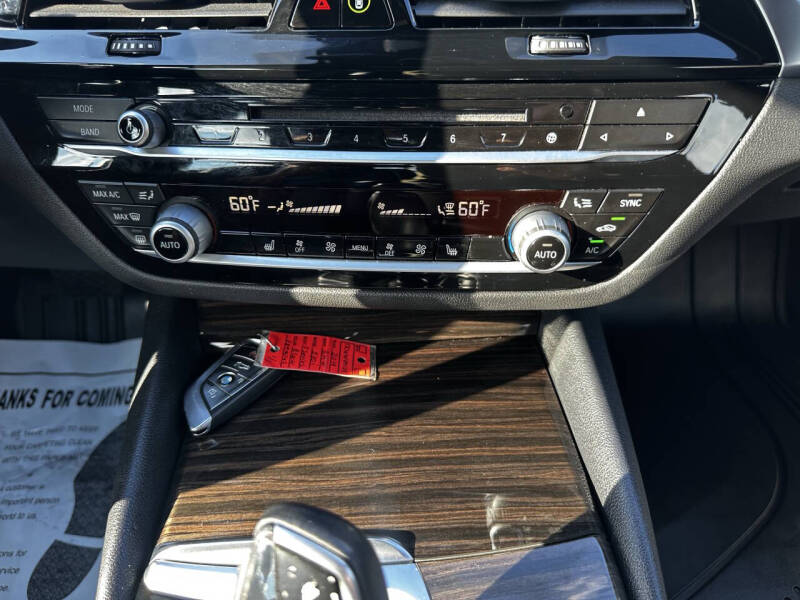 2019 BMW 5 Series 530i