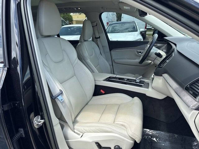 2022 Volvo XC90 Recharge T8 Inscription 6P