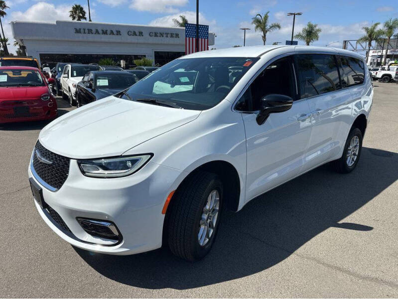 2024 Chrysler Pacifica Touring