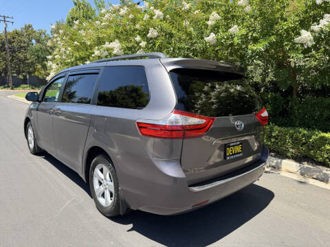 2015 Toyota Sienna LE 8-Passenger