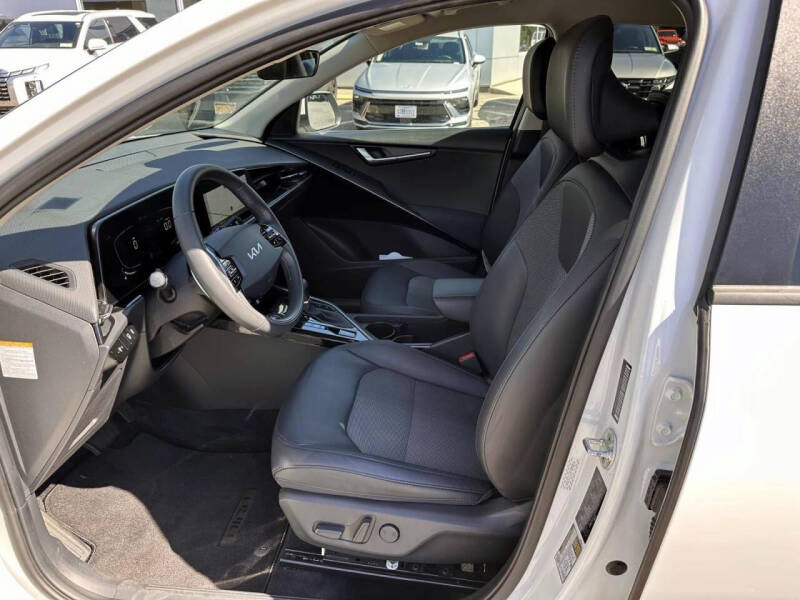 2023 Kia Niro EX