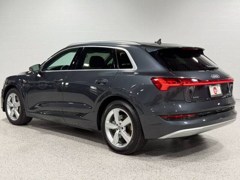 2019 Audi e-tron quattro Premium Plus