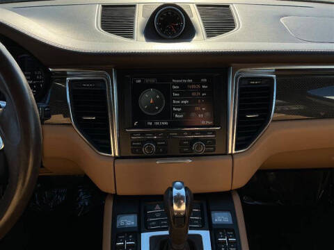 2016 Porsche Macan Turbo