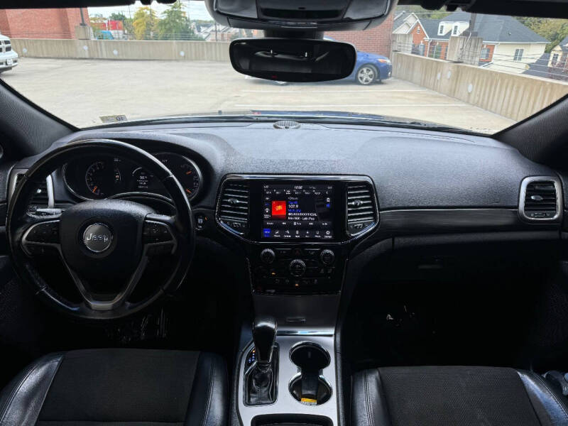 2020 Jeep Grand Cherokee Laredo E