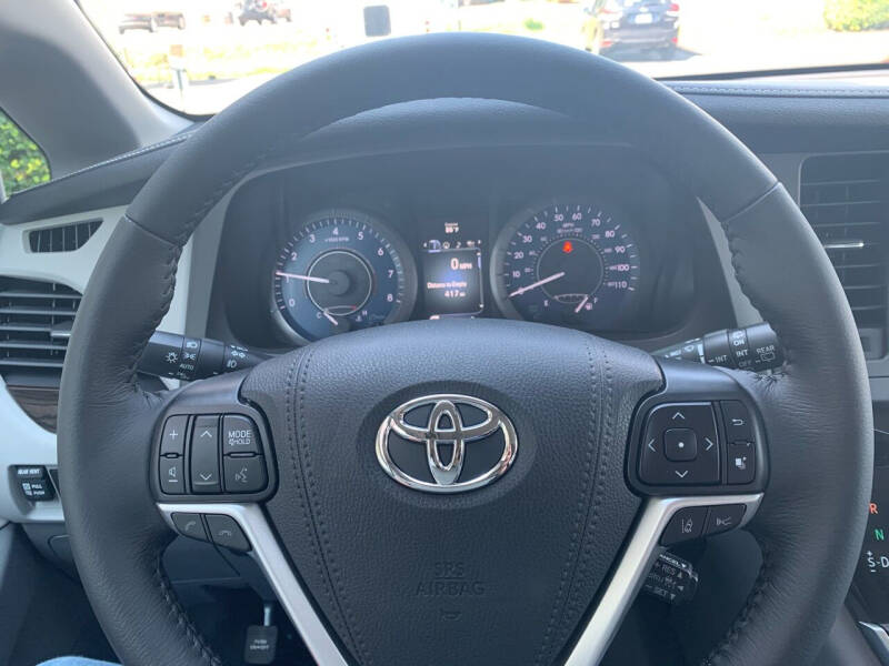 2020 Toyota Sienna XLE 8-Passenger