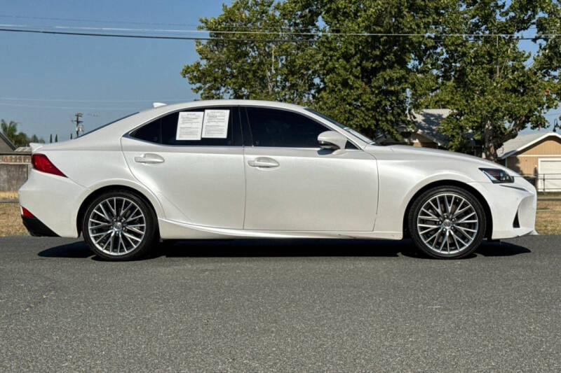 2017 Lexus IS 200t