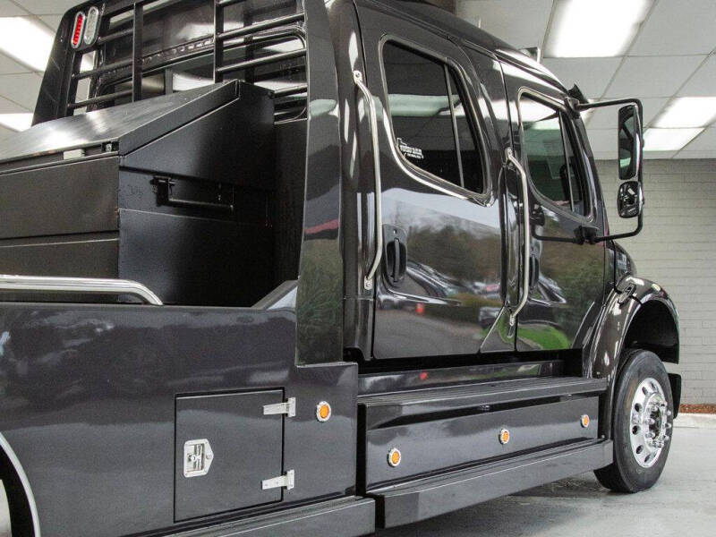 2018 Freightliner M2 106