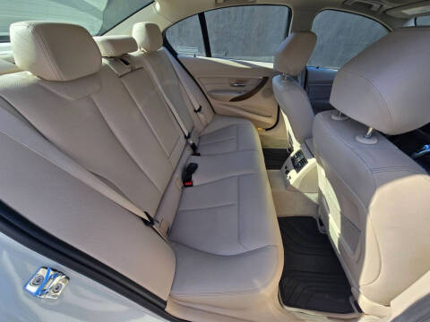 2012 BMW 3 Series 328i