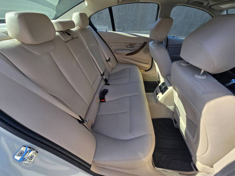 2012 BMW 3 Series 328i