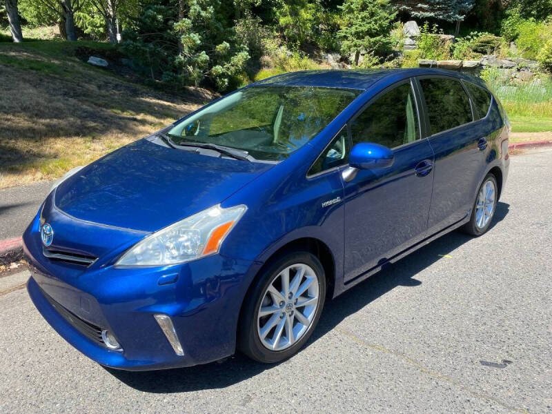 2012 Toyota Prius v Five