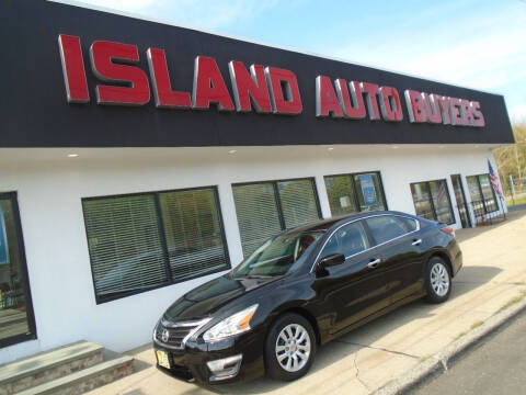 2015 Nissan Altima for sale at Island Auto Buyers in West Babylon NY