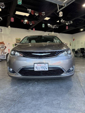2018 Chrysler Pacifica Hybrid Touring Plus