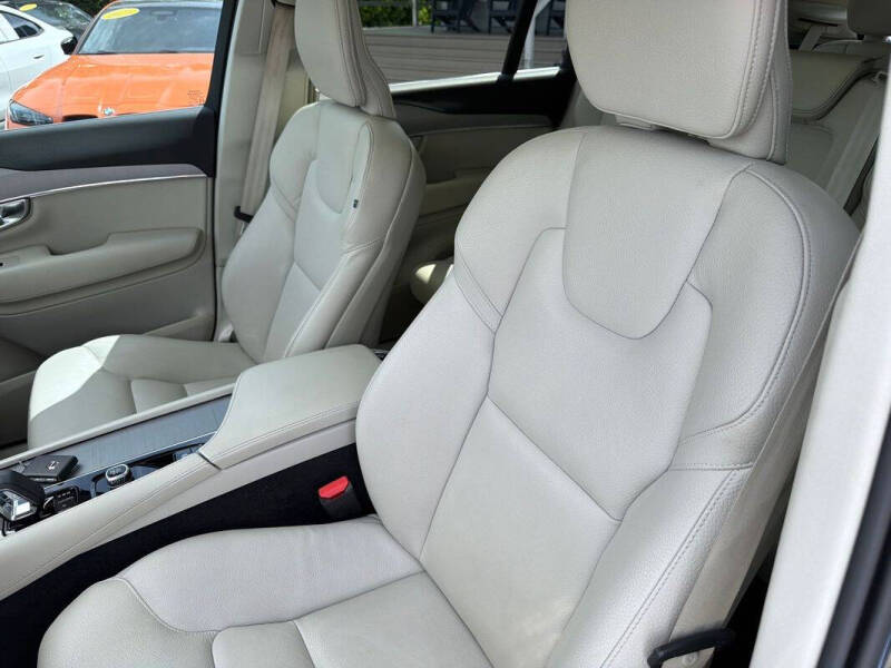 2024 Volvo XC90 B5 Core Bright Theme