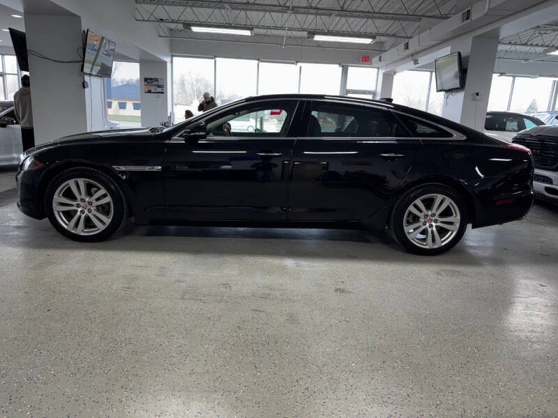 2016 Jaguar XJ Portfolio photo 13