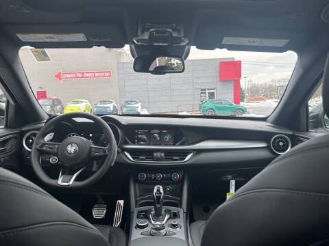 2025 Alfa Romeo Stelvio