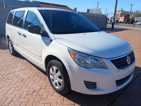 2010 Volkswagen Routan S