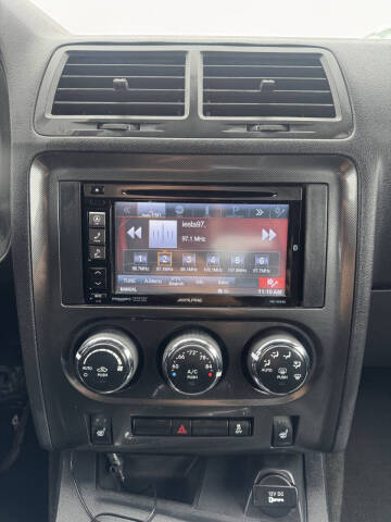 2014 Dodge Challenger SXT Plus