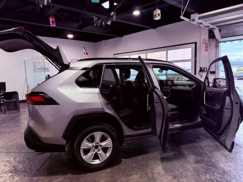 2019 Toyota RAV4 Hybrid LE