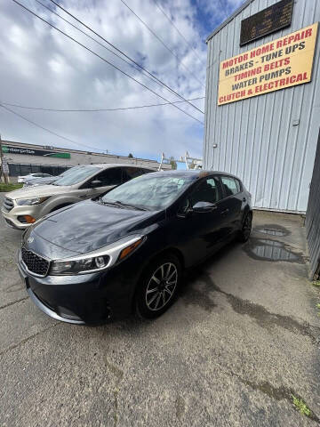 2017 Kia Forte5 LX