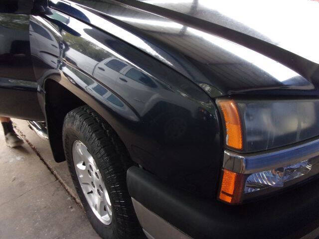 2004 Chevrolet Avalanche Base photo 3