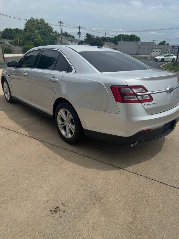2019 Ford Taurus SEL