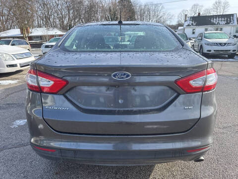 2016 Ford Fusion SE
