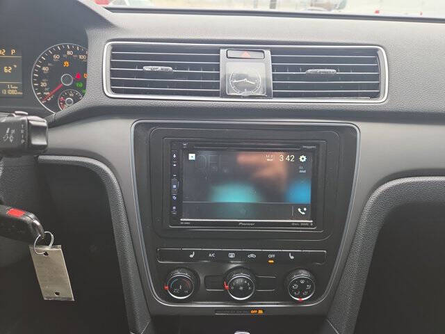 2015 Volkswagen Passat 1.8T Wolfsburg Edition