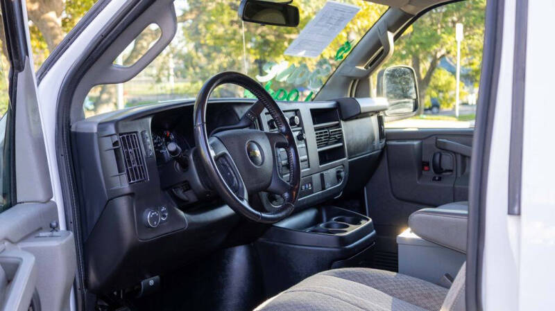 2023 Chevrolet Express 2500