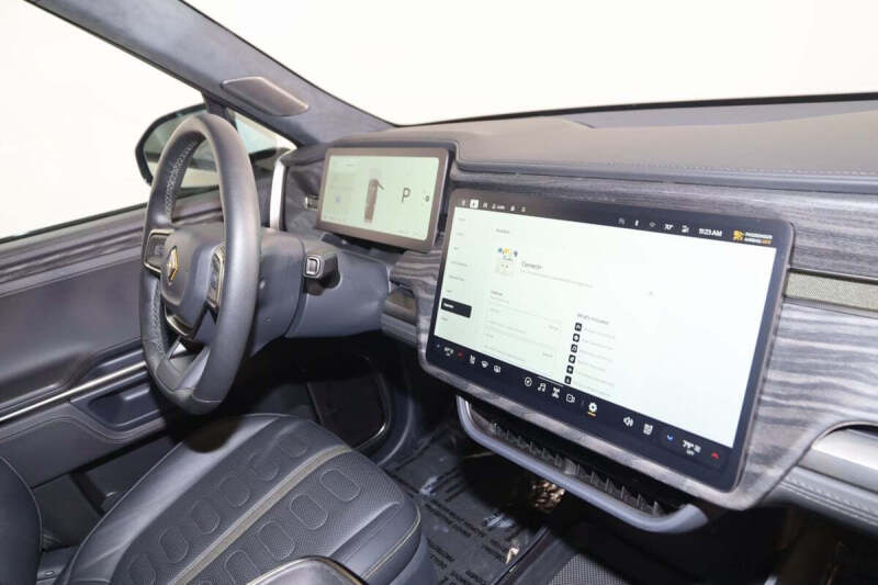 2022 Rivian R1S Launch Edition