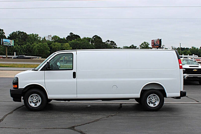 2025 Chevrolet Express 2500