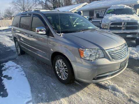 2015 Chrysler Town and Country Touring-L