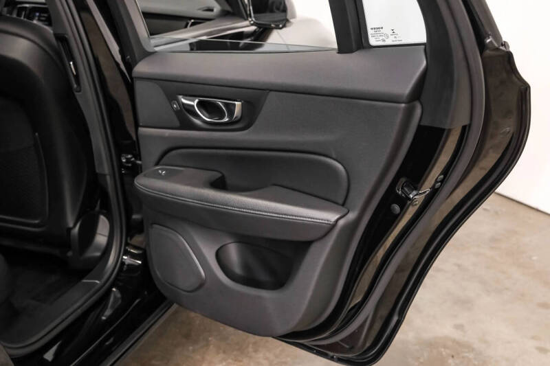 2021 Volvo V60 T5 Momentum