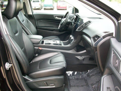 2022 Ford Edge Titanium