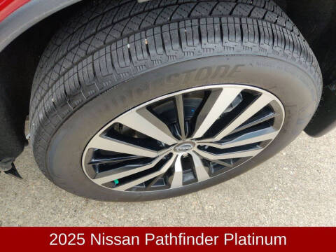 2025 Nissan Pathfinder Platinum