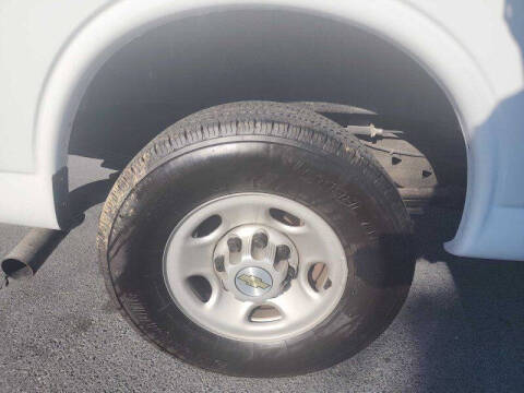 2023 Chevrolet Express 2500