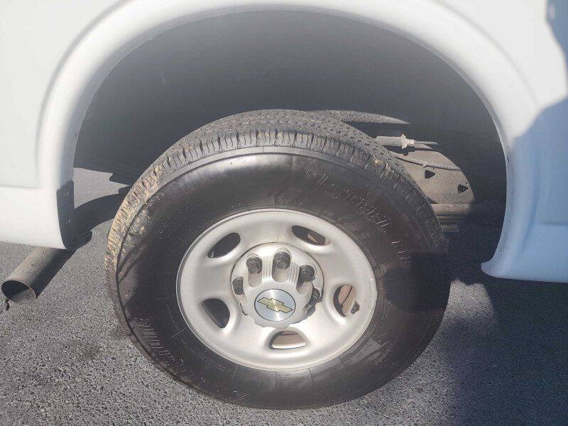 2023 Chevrolet Express 2500