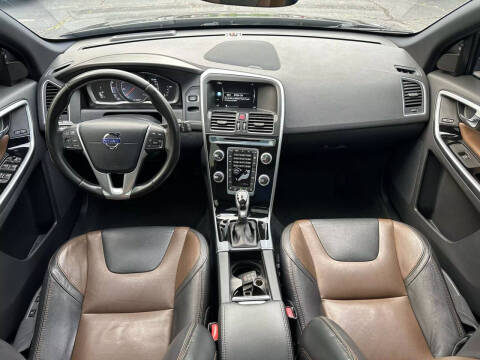 2016 Volvo XC60 T6 Drive-E Platinum