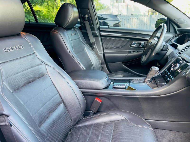 2017 Ford Taurus SHO