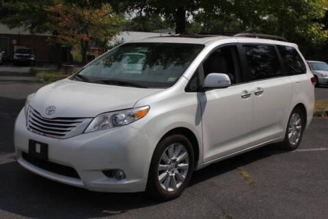 2013 Toyota Sienna for sale at Auto Bahn Motors in Winchester VA