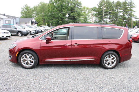 2017 Chrysler Pacifica Touring-L